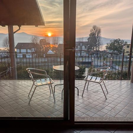 Slowliday Viverone Exteriör bild